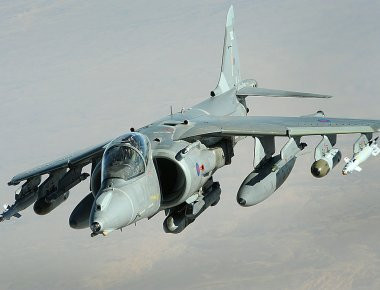 Όταν το Harrier έδειχνε τις ικανότητές του στο βρετανικό κοινό (βίντεο)